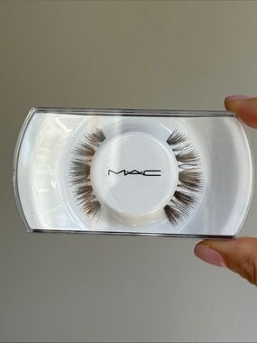 MAC 43 Lashes